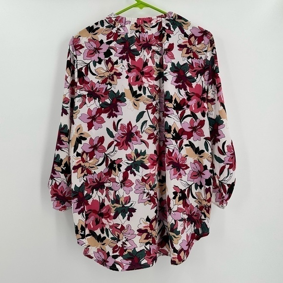 Chaus NY Aurora Petals Multicolor Floral Crepe Like Texture V Neck Top Large - Picture 2 of 10